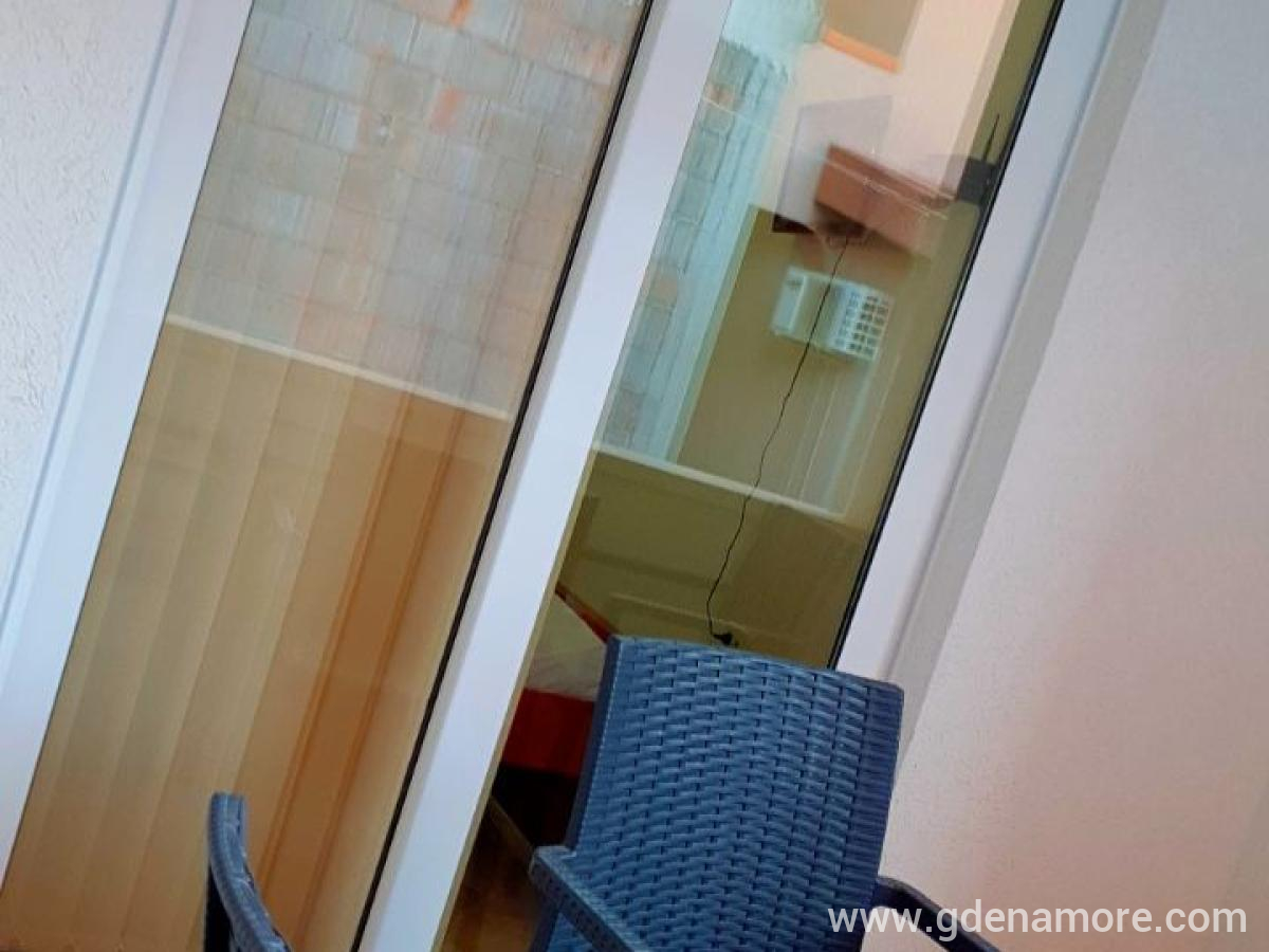 Apartmani Aro, privatni smeštaj u mestu Dobre Vode, Crna Gora