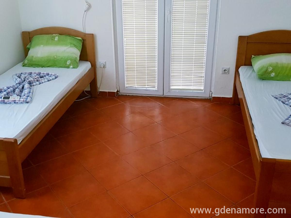 Apartmani Aro, privatni smeštaj u mestu Dobre Vode, Crna Gora