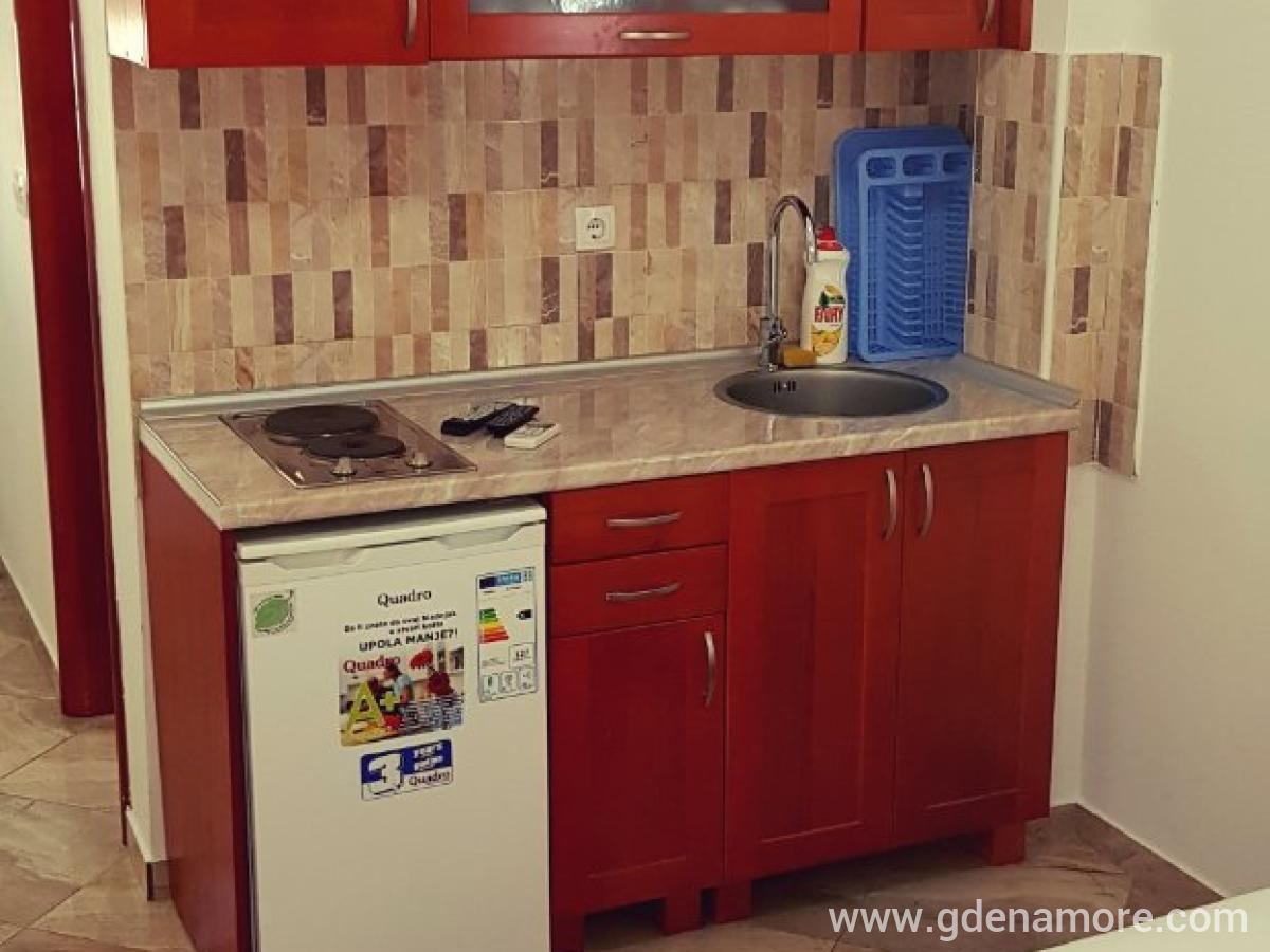 Apartmani Aro, privatni smeštaj u mestu Dobre Vode, Crna Gora