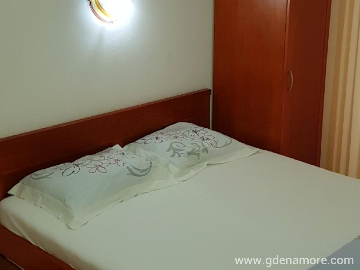 Apartmani Aro, privatni smeštaj u mestu Dobre Vode, Crna Gora